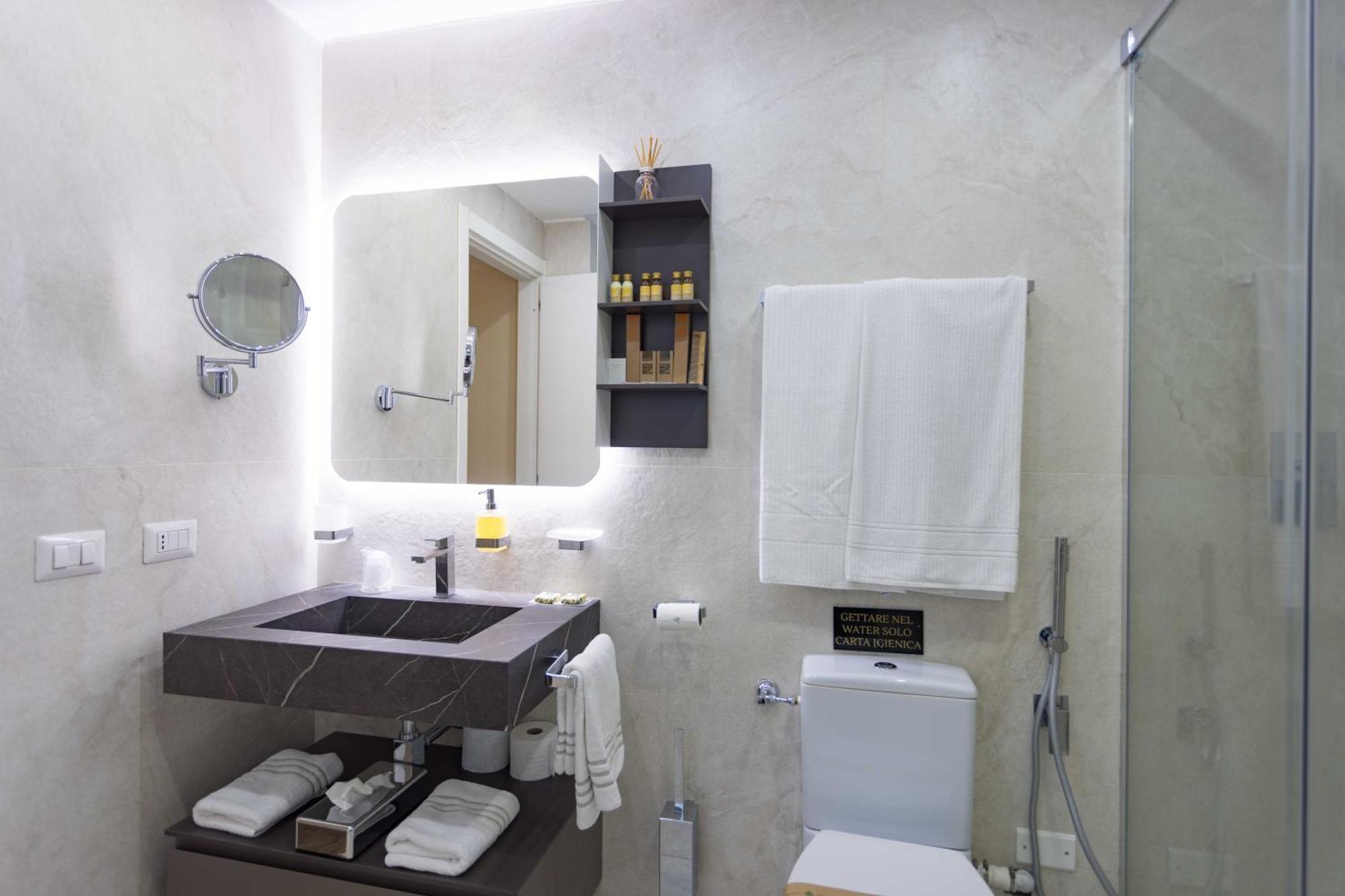 Domus Deorum Deluxe Наполи Екстериор снимка