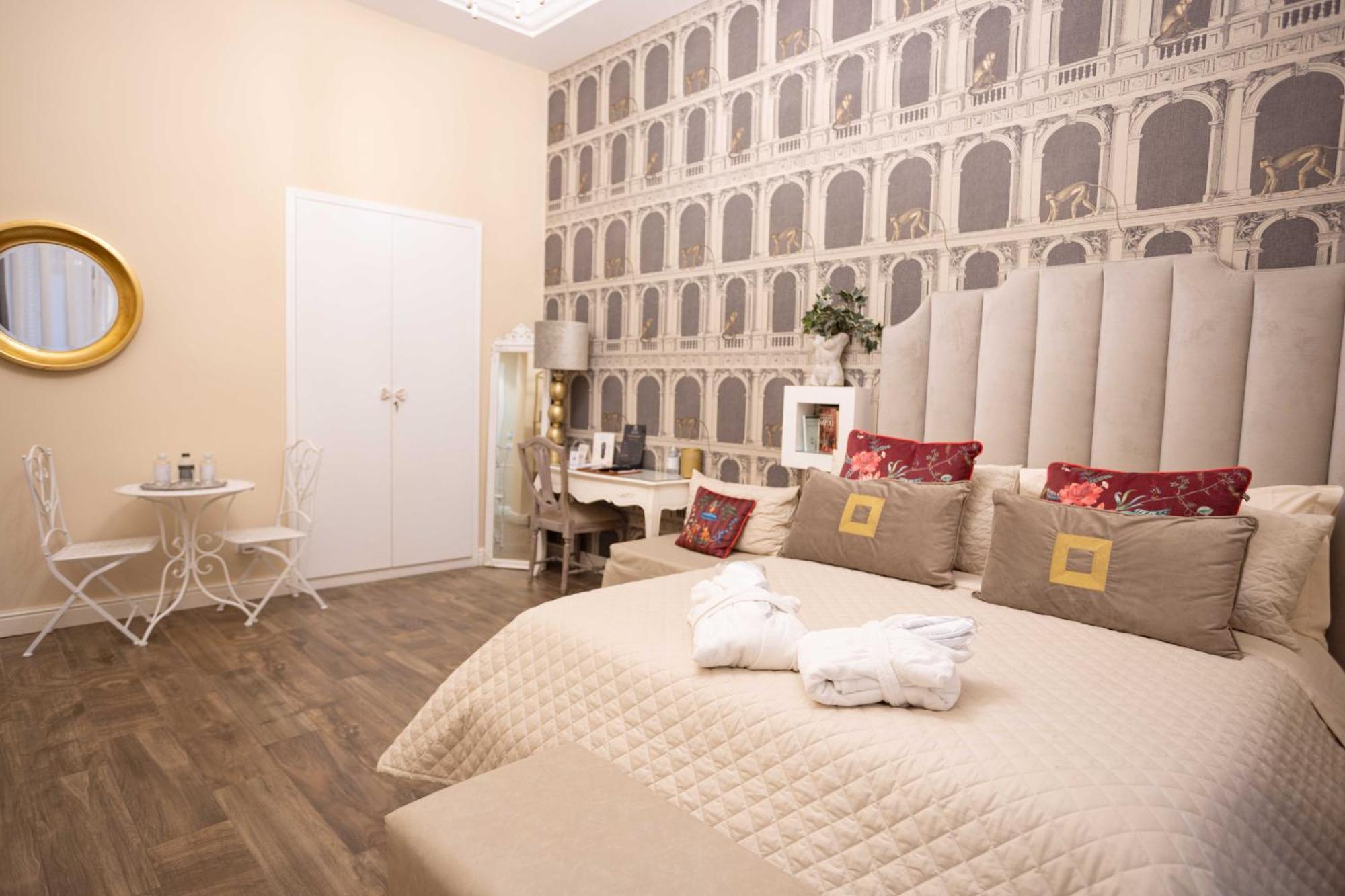 Domus Deorum Deluxe Наполи Екстериор снимка