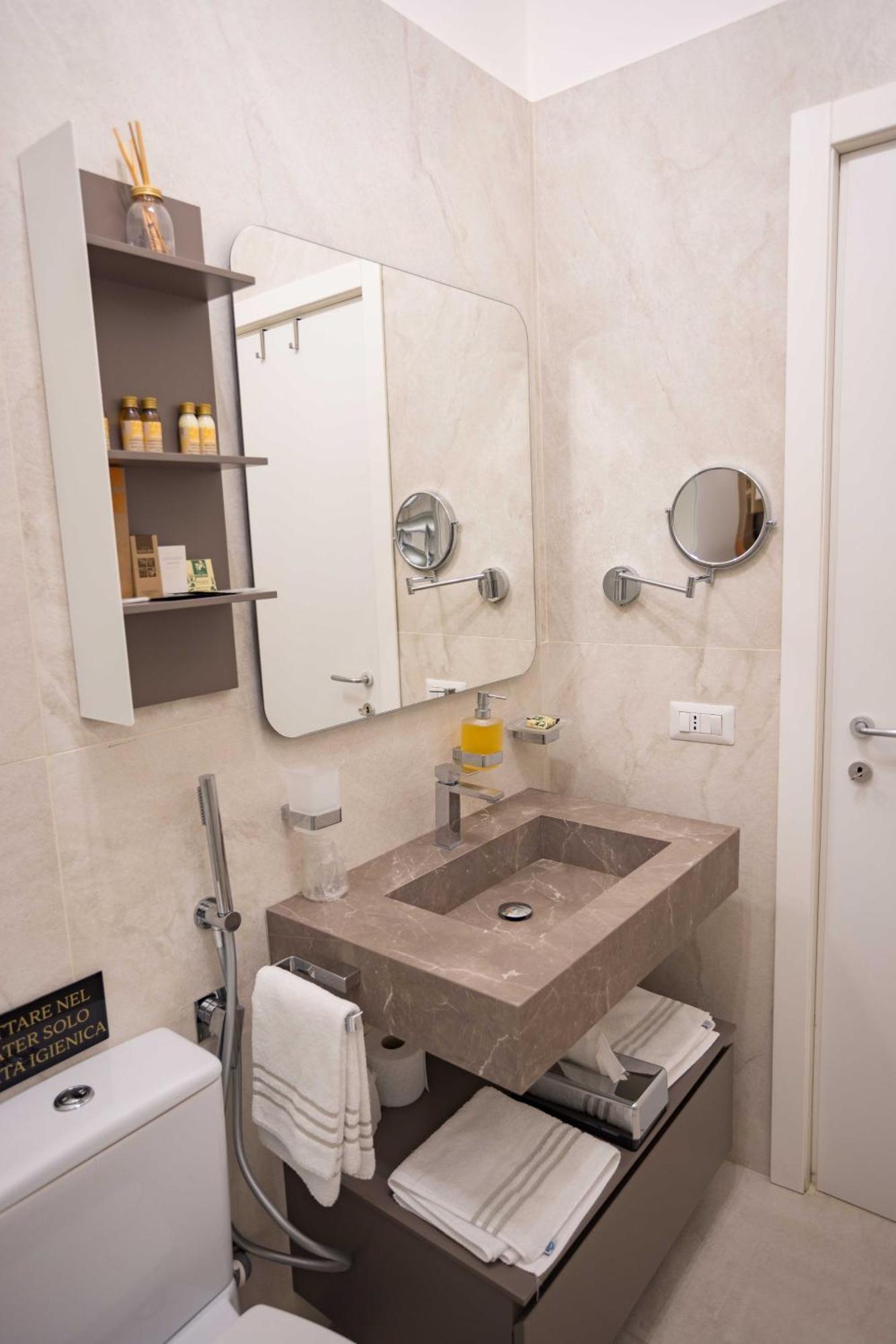 Domus Deorum Deluxe Наполи Екстериор снимка